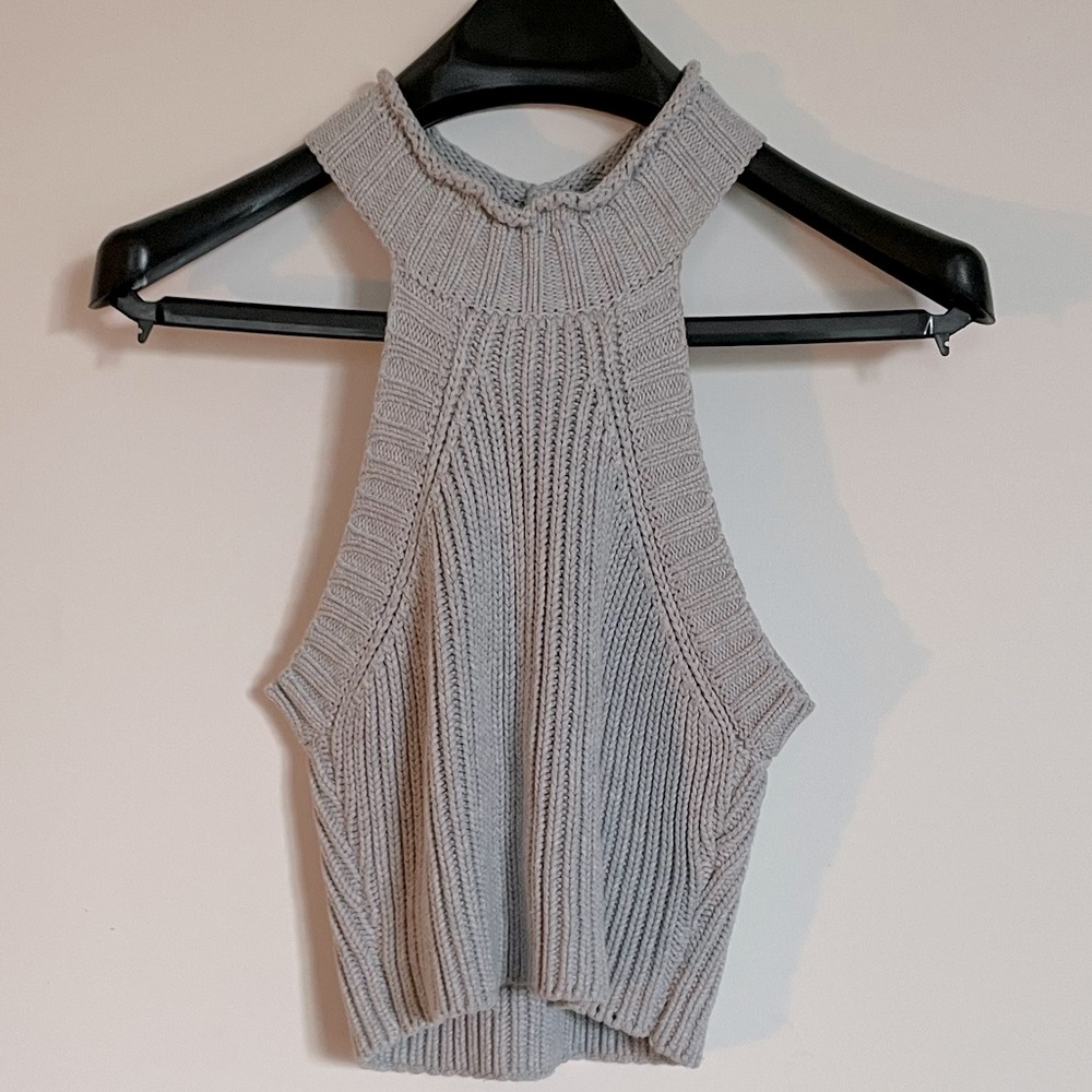 EVERYBODY TALKS high neck crop